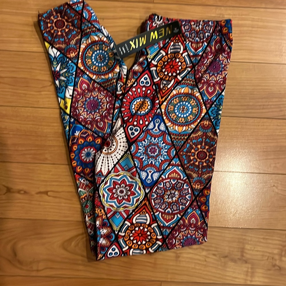 NWT-Boho style super soft leggings